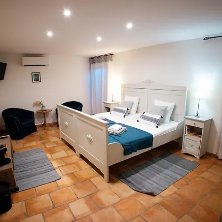 Mas De L'hospitalet Gites Aux Portes De Cevennes Bagard